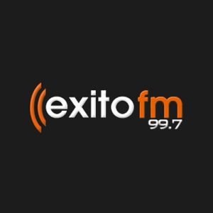 Logotipo de la emisora ​​de radio Éxito 99.7 FM