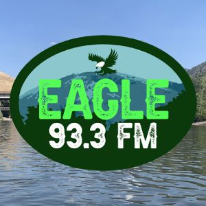 Logotipo de la emisora ​​de radio KGGL Eagle 93.3 FM