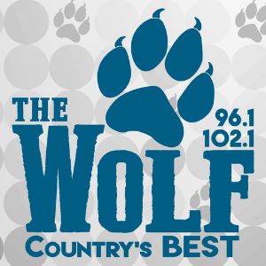Logotipo de la emisora ​​de radio KWFI 96.1 & 102.1 The Wolf